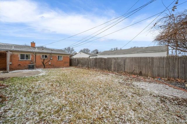 32416 Exeter Drive, Warren, MI 48092