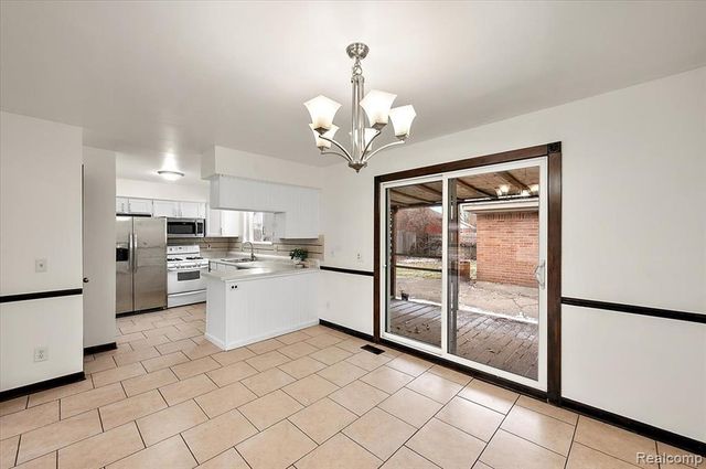 32416 Exeter Drive, Warren, MI 48092