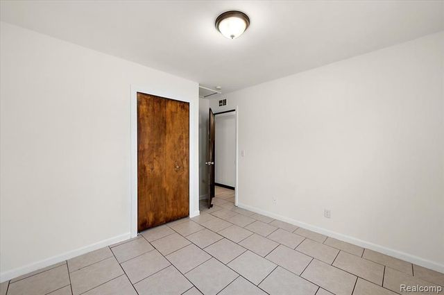 32416 Exeter Drive, Warren, MI 48092