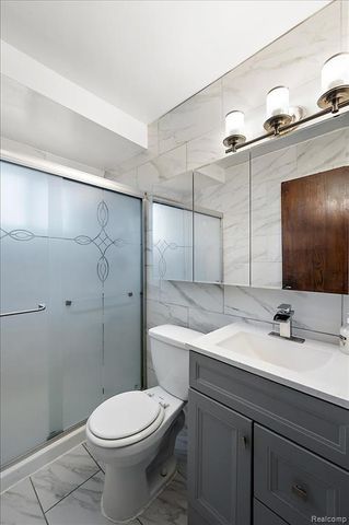 32416 Exeter Drive, Warren, MI 48092