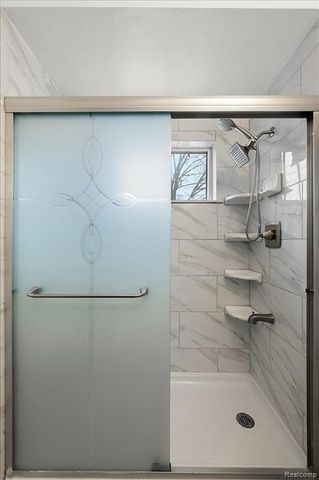 32416 Exeter Drive, Warren, MI 48092