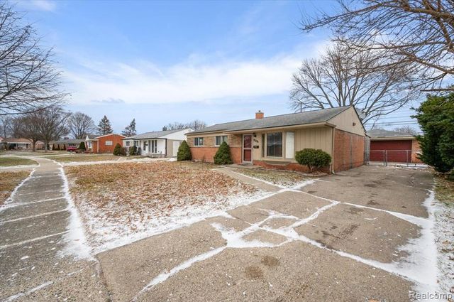 32416 Exeter Drive, Warren, MI 48092