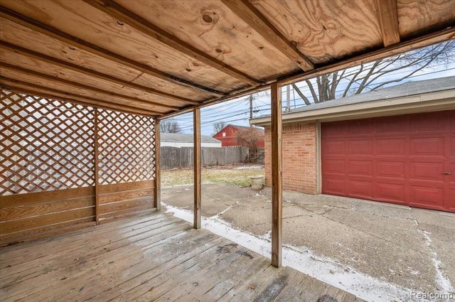 32416 Exeter Drive, Warren, MI 48092