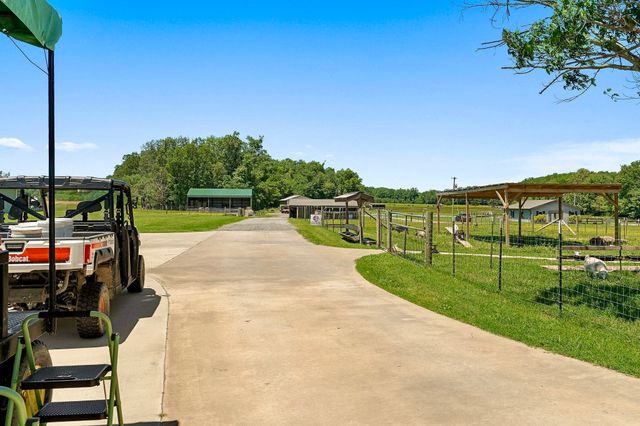 285 Harmony Ln, Smithville, TN 37166
