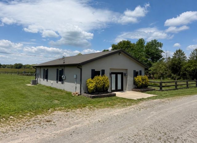 285 Harmony Ln, Smithville, TN 37166