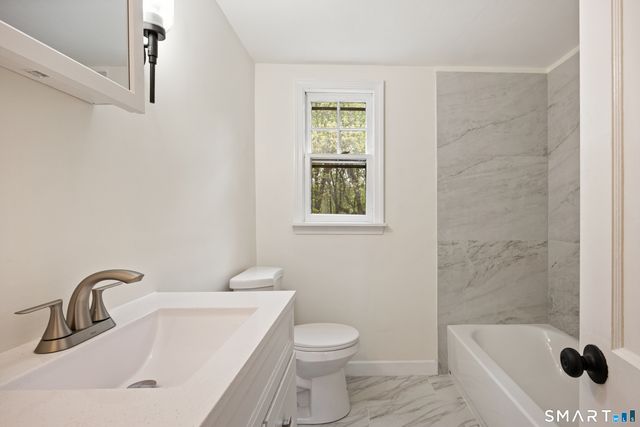 40 Circle Drive, Wallingford, CT 06492