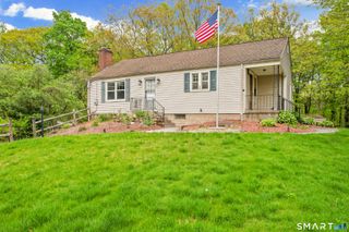 40 Circle Drive, Wallingford, CT 06492