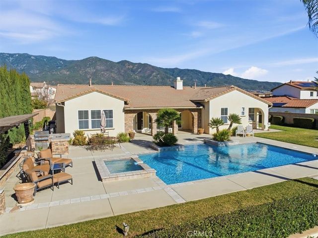 13383 Hunt Club, Rancho Cucamonga, CA 91739