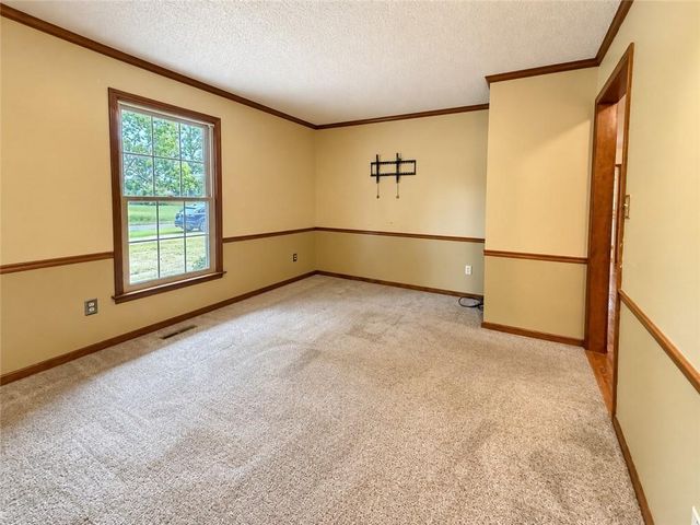 1313 NW Porter Drive, Blue Springs, MO 64015