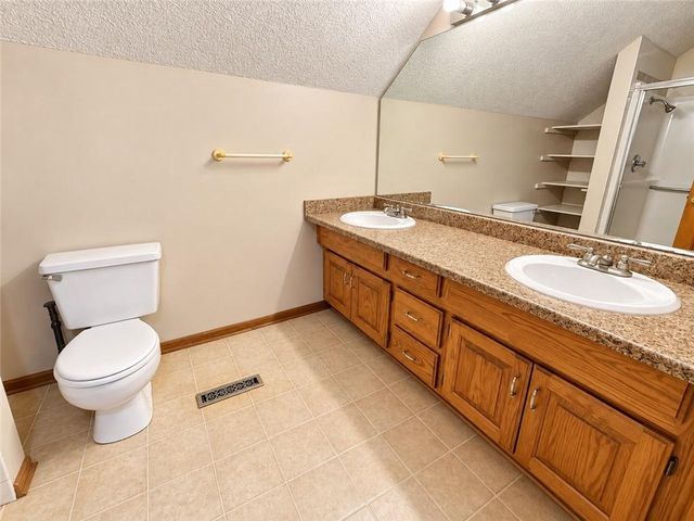 1313 NW Porter Drive, Blue Springs, MO 64015