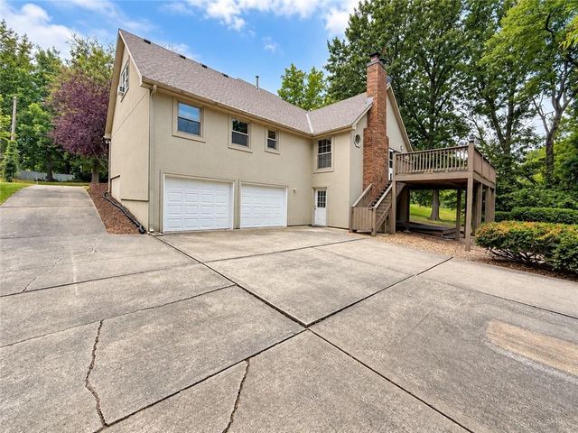 1313 NW Porter Drive, Blue Springs, MO 64015