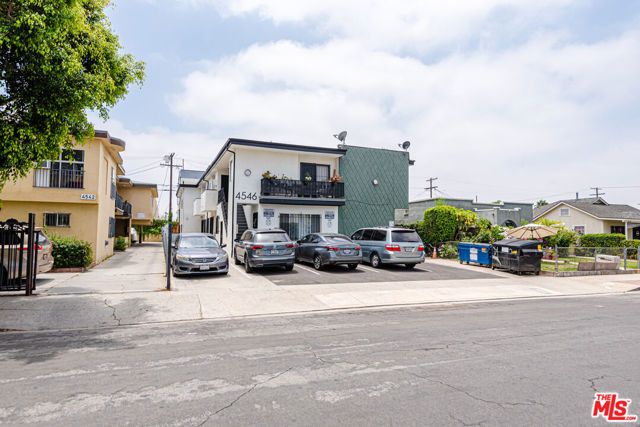 4546 W 17th Street, Los Angeles, CA 90019