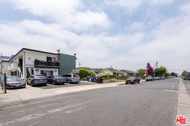 4546 W 17th Street, Los Angeles, CA 90019