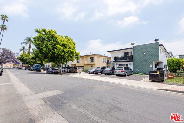 4546 W 17th Street, Los Angeles, CA 90019