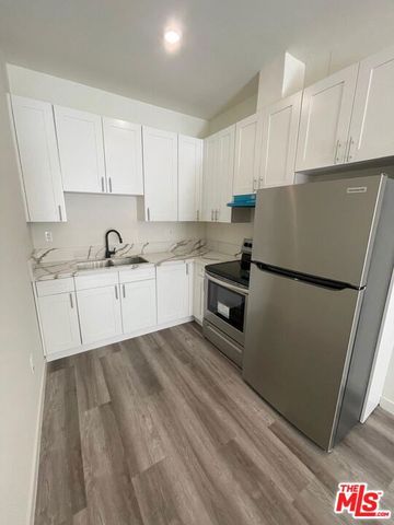 4546 W 17th Street, Los Angeles, CA 90019