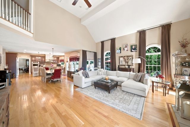 4 Shipley Ct, Middleton, MA 01949