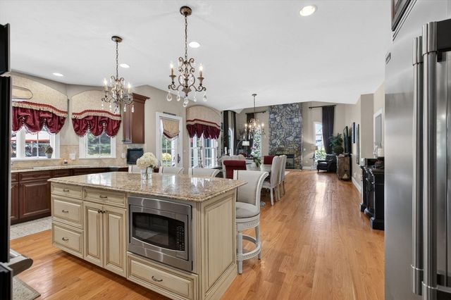 4 Shipley Ct, Middleton, MA 01949