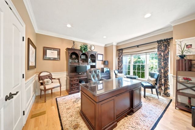 4 Shipley Ct, Middleton, MA 01949
