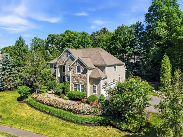 4 Shipley Ct, Middleton, MA 01949