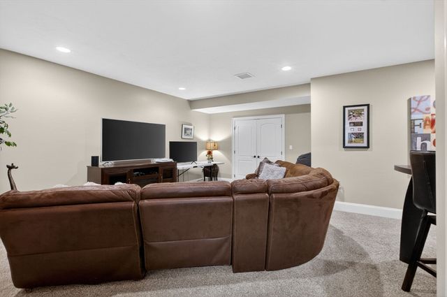 4 Shipley Ct, Middleton, MA 01949