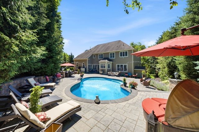 4 Shipley Ct, Middleton, MA 01949