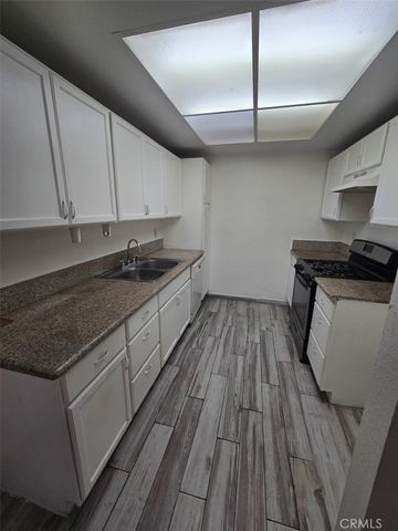 1380 W 48th 33, San Bernardino, CA 92407