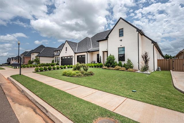 2916 Wood Thrush Way, Edmond, OK 73012