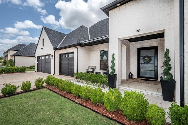 2916 Wood Thrush Way, Edmond, OK 73012