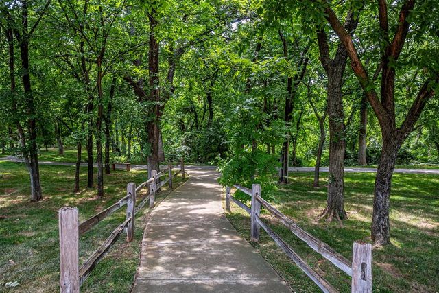 2916 Wood Thrush Way, Edmond, OK 73012