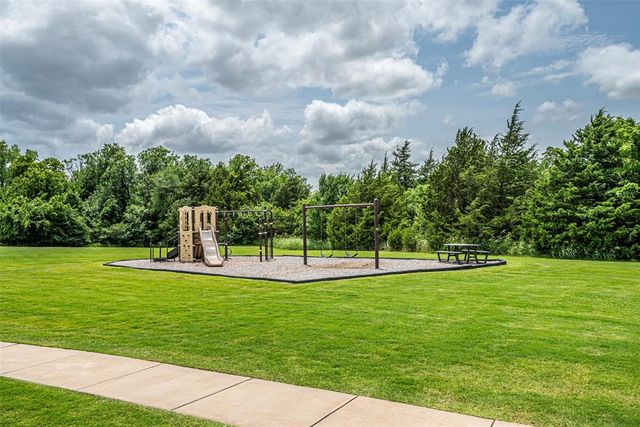 2916 Wood Thrush Way, Edmond, OK 73012