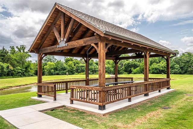 2916 Wood Thrush Way, Edmond, OK 73012