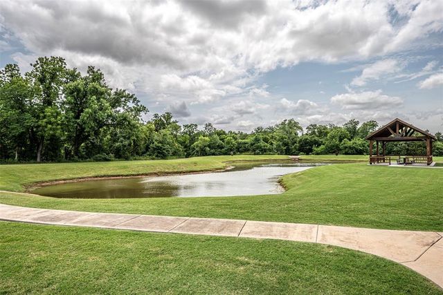 2916 Wood Thrush Way, Edmond, OK 73012