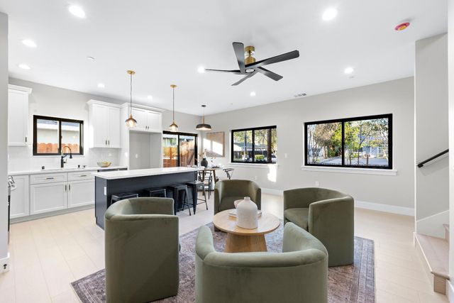 141 Birch St, Roseville, CA 95678