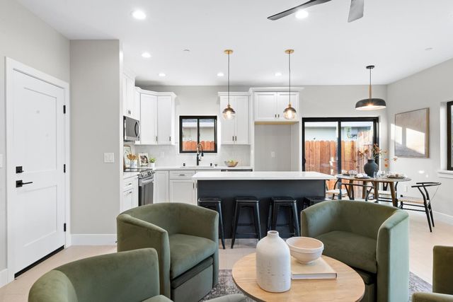 141 Birch St, Roseville, CA 95678