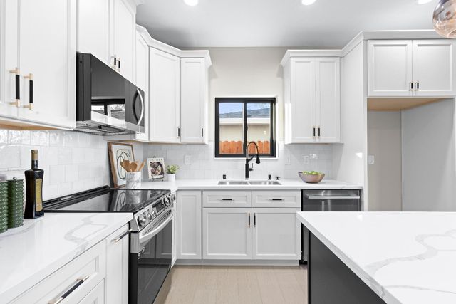 141 Birch St, Roseville, CA 95678