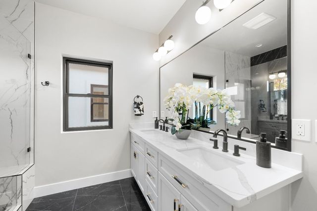 141 Birch St, Roseville, CA 95678