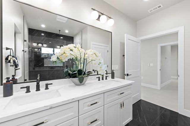 141 Birch St, Roseville, CA 95678