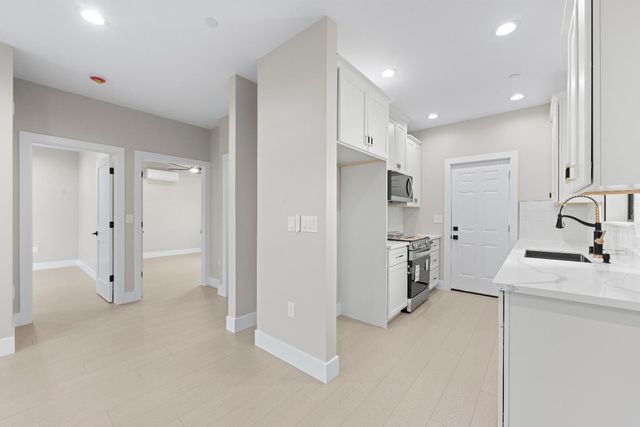 141 Birch St, Roseville, CA 95678