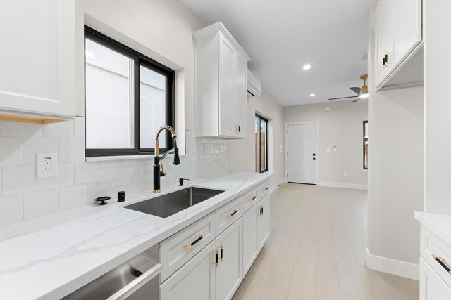 141 Birch St, Roseville, CA 95678