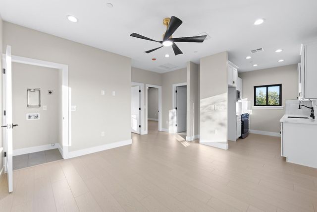 141 Birch St, Roseville, CA 95678