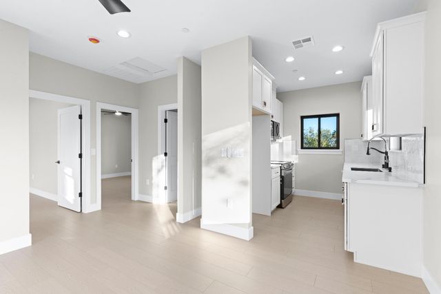 141 Birch St, Roseville, CA 95678