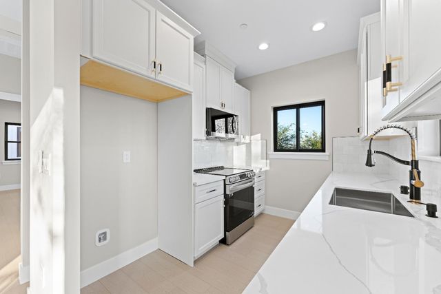 141 Birch St, Roseville, CA 95678