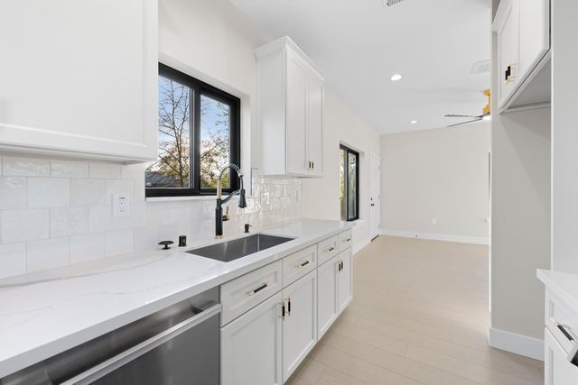 141 Birch St, Roseville, CA 95678