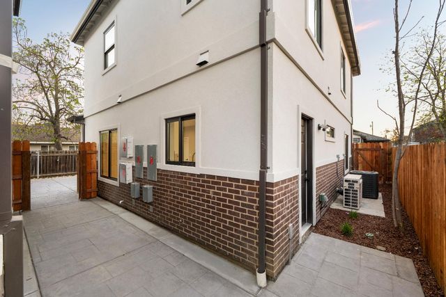 141 Birch St, Roseville, CA 95678