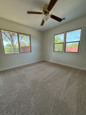 701 S Minaret, Turlock, CA 95380