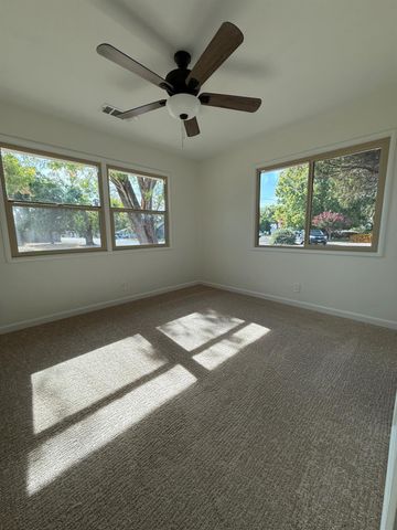 701 S Minaret, Turlock, CA 95380