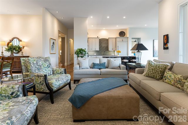 22 Snap Dragon Court, Asheville, NC 28804