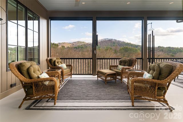 22 Snap Dragon Court, Asheville, NC 28804