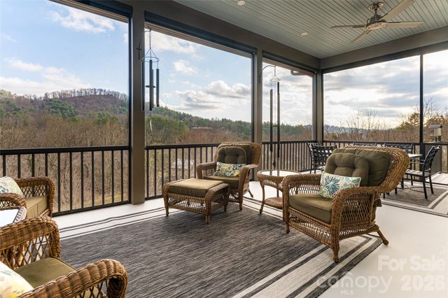 22 Snap Dragon Court, Asheville, NC 28804