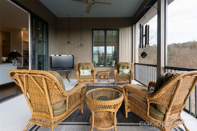 22 Snap Dragon Court, Asheville, NC 28804